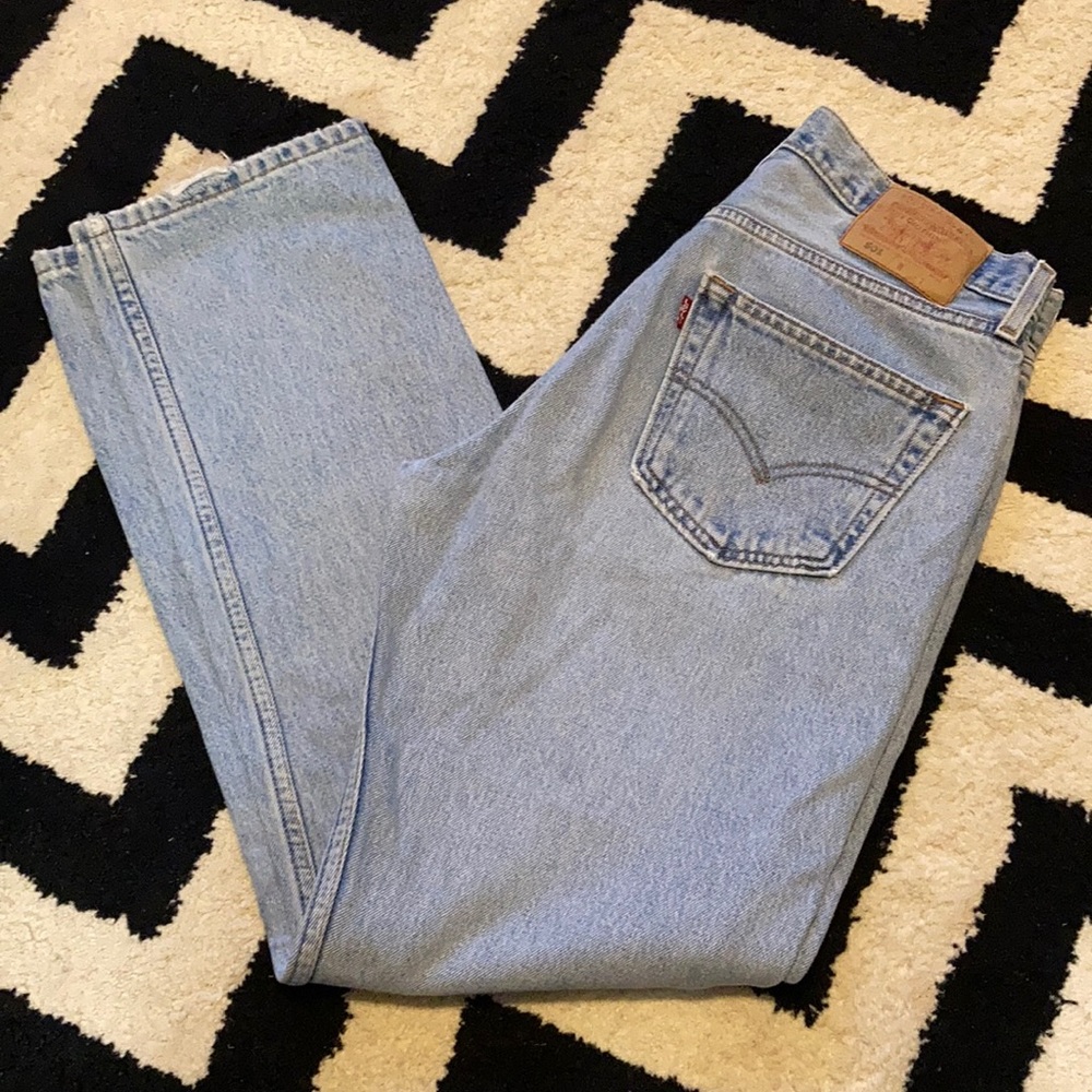 Vintage Levi’s 501 light wash high rise mom jeans